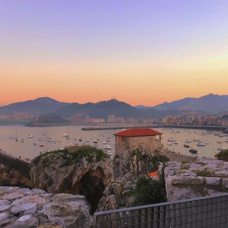 Castro Holidays - Vistas Mar Y Monte Centrico Garaje Gratis كاسترو أورديالس المظهر الخارجي الصورة