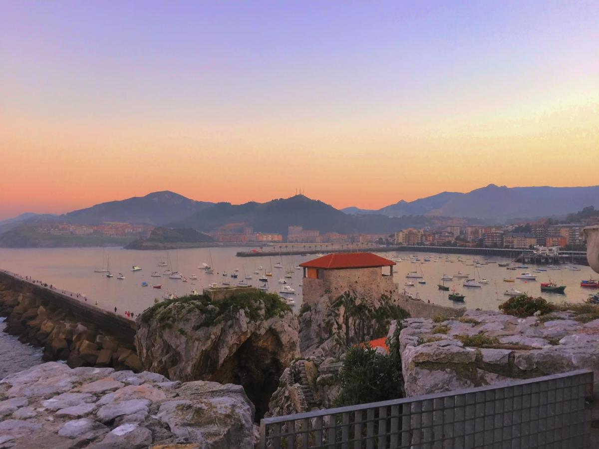 Castro Holidays - Vistas Mar Y Monte Centrico Garaje Gratis كاسترو أورديالس المظهر الخارجي الصورة